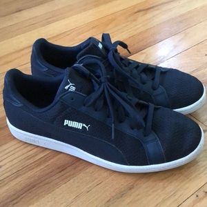 Men’s Size 10 PUMA Sneakers!
